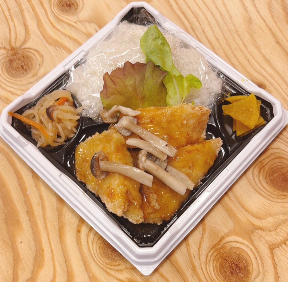 カレイの唐揚げ甘酢キノコあんかけ弁当