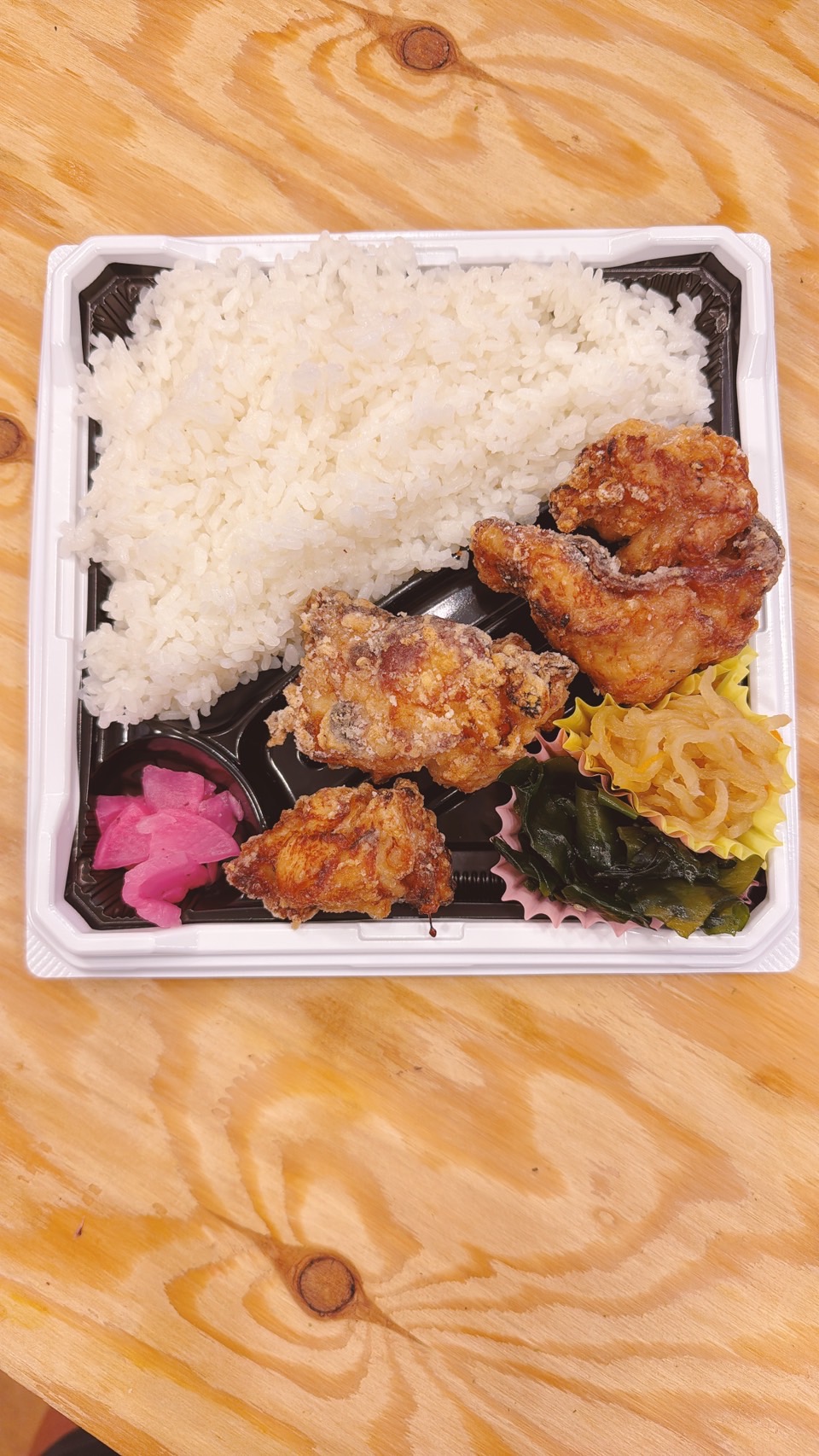鶏の唐揚げ弁当