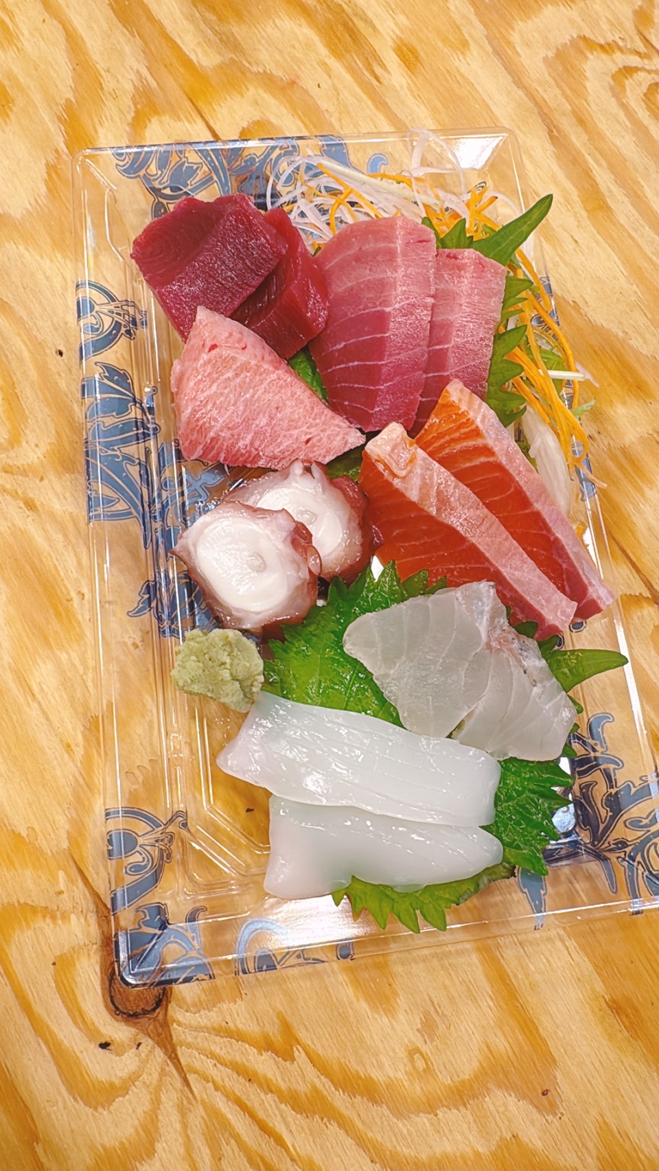 刺身の盛り合わせ1人前