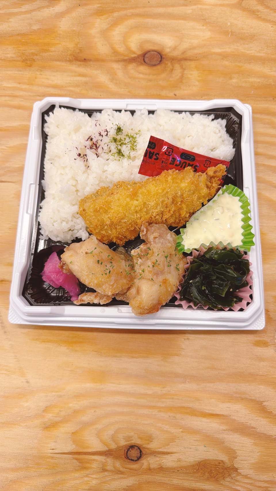 アジフライととりなんばんタルタルソース弁当
