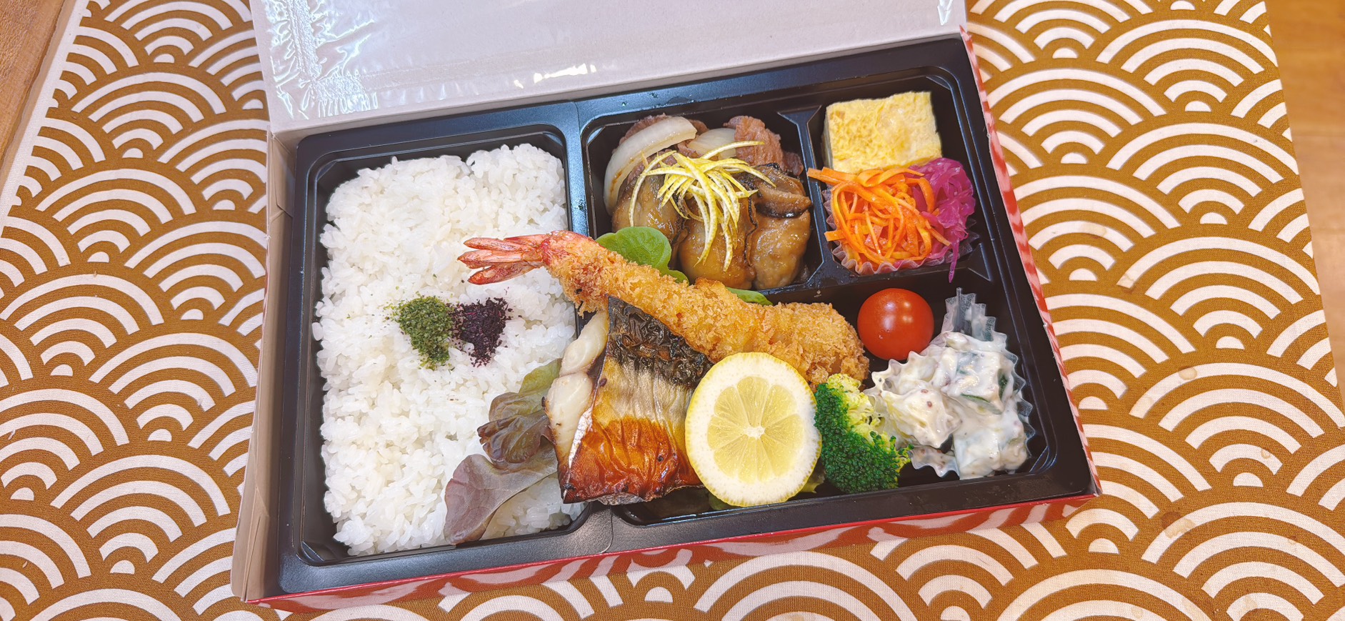 牡蠣牛弁当
