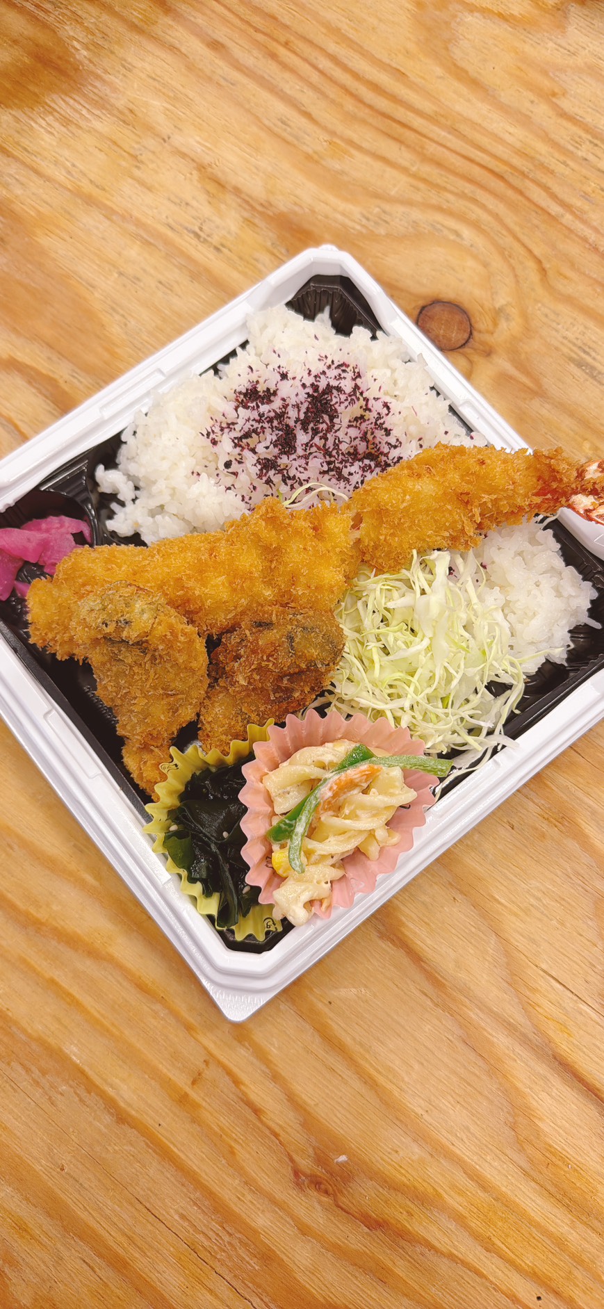特大エビフライと浜名湖カキフライ弁当 ※12月〜3月上旬までの期間限定になります。