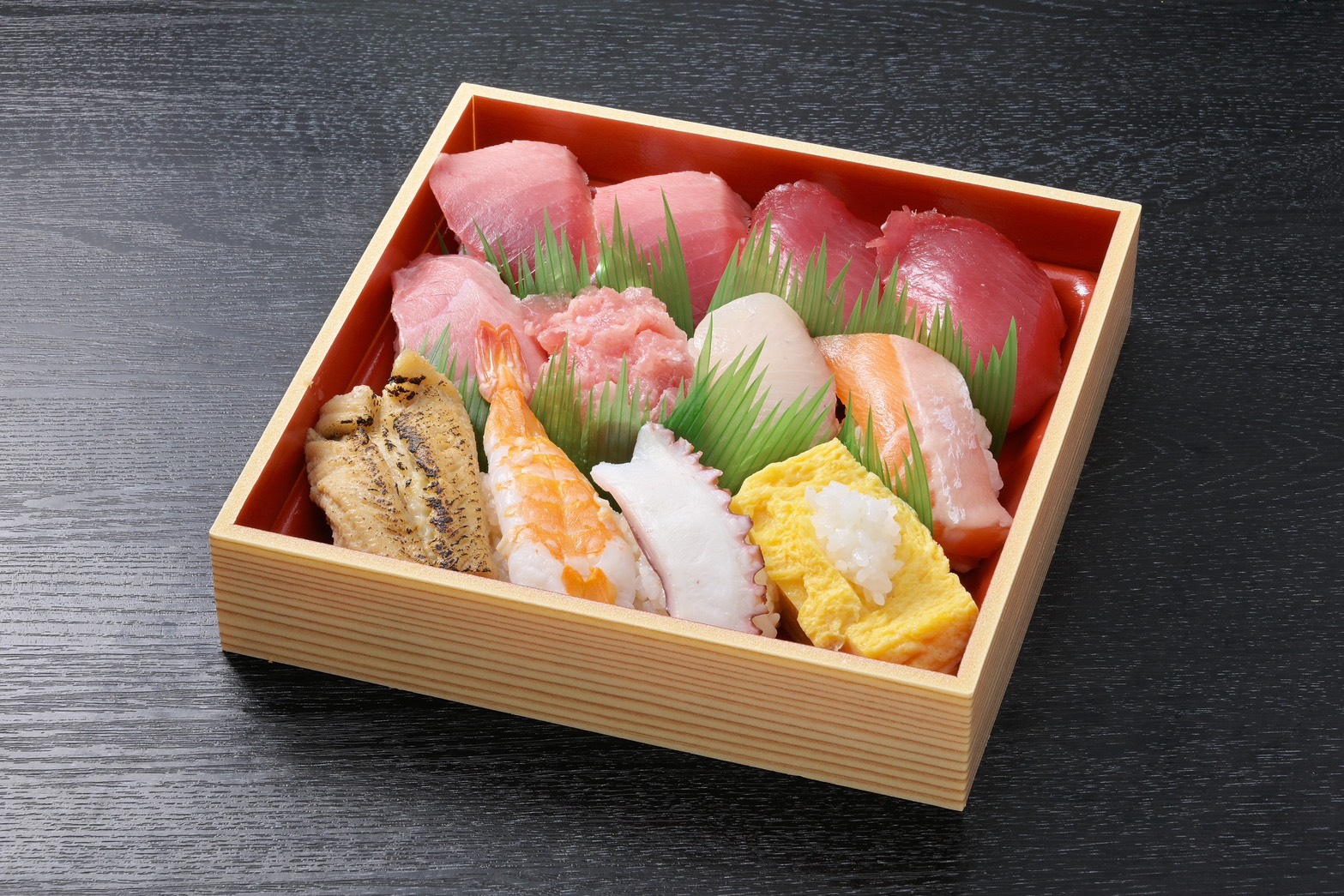 お魚屋さんのお寿司12カン